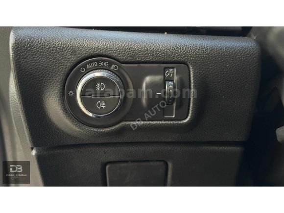1.6 DİZEL OTOMATİK 142.00 km en fulu