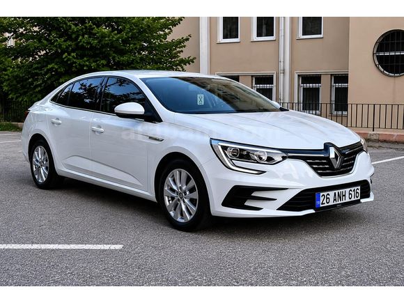 Sahibinden Renault Megane 1.3 TCe Joy Comfort 2021 Model Eskişehir 100.000 km Beyaz