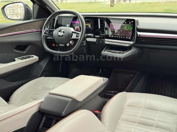OKAS MOTORS' DAN HATASIZ BOYASIZ MEGANE E TECH