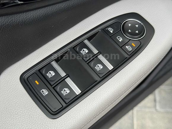 OKAS MOTORS' DAN HATASIZ BOYASIZ MEGANE E TECH