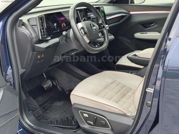 OKAS MOTORS' DAN HATASIZ BOYASIZ MEGANE E TECH