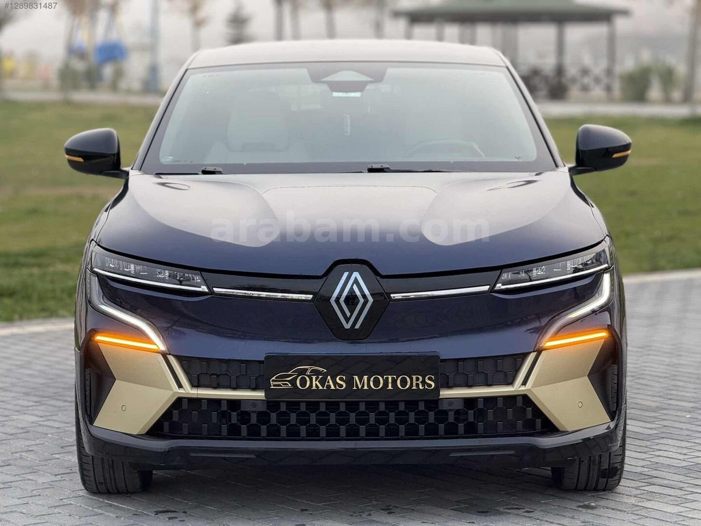 Galeriden Renault Megane E-Tech Iconic 2023 Model Çorum 36.000 km Lacivert 3