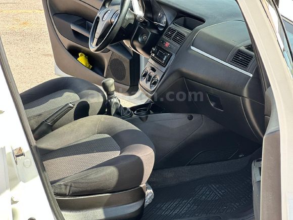 Sahibinden Fiat Linea 1.3 Multijet Pop 2015 Model  154.000 km Beyaz