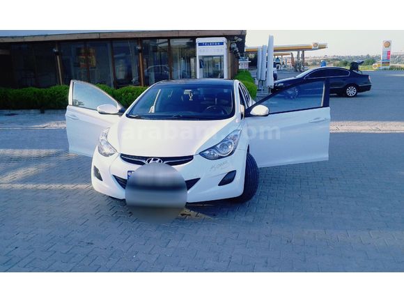 Sahibinden Hyundai Elantra 1.6 D-CVVT Mode 2012 Model  193.000 km Beyaz