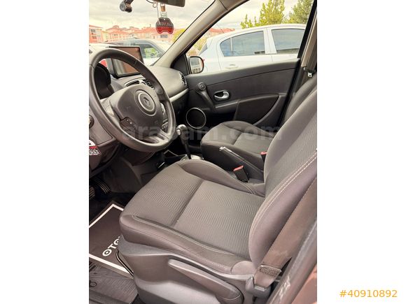 OTOWALL 2011 MODEL RENAULT CLIO 20.YIL ÖZEL SERİ EXECUTIVE