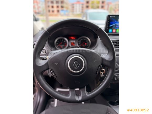 OTOWALL 2011 MODEL RENAULT CLIO 20.YIL ÖZEL SERİ EXECUTIVE