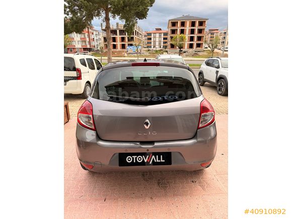 OTOWALL 2011 MODEL RENAULT CLIO 20.YIL ÖZEL SERİ EXECUTIVE
