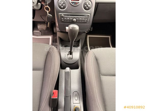 OTOWALL 2011 MODEL RENAULT CLIO 20.YIL ÖZEL SERİ EXECUTIVE