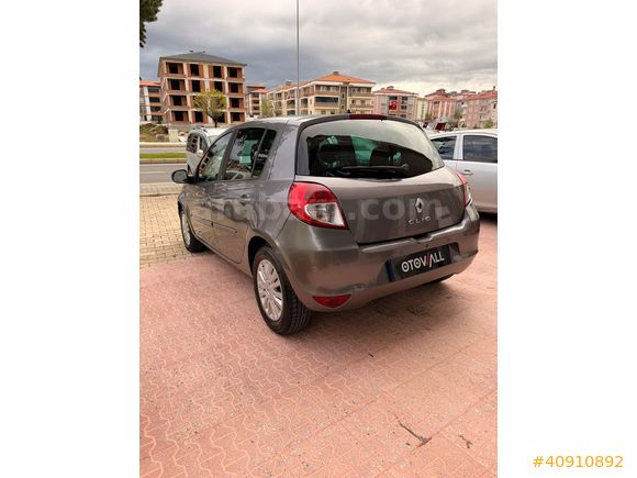 OTOWALL 2011 MODEL RENAULT CLIO 20.YIL ÖZEL SERİ EXECUTIVE