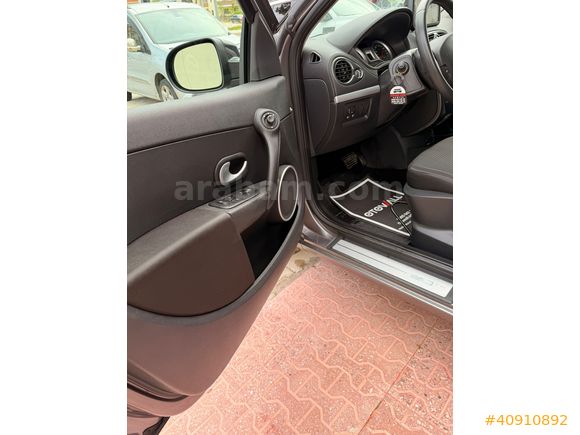 OTOWALL 2011 MODEL RENAULT CLIO 20.YIL ÖZEL SERİ EXECUTIVE