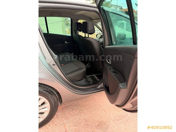 OTOWALL 2011 MODEL RENAULT CLIO 20.YIL ÖZEL SERİ EXECUTIVE