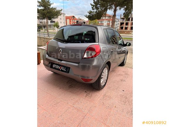 OTOWALL 2011 MODEL RENAULT CLIO 20.YIL ÖZEL SERİ EXECUTIVE