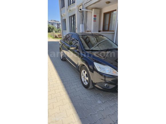 Sahibinden Ford Focus 1.6 Comfort Otomatik  2011 Model  272.000 km Siyah
