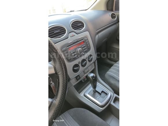Sahibinden Ford Focus 1.6 Comfort Otomatik  2011 Model  272.000 km Siyah
