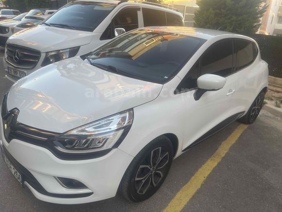 SAHİBİNDEN  HATASIZ BOYASIZ TRAMERSİZ RENAULT CLIO 1.5 DCI ICON  2017 MODEL FULL PAKET  