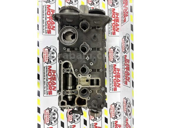 1.8 TFSİ AUDİ A3 A4 A5 06H103373K NUMARALI SİLİNDİR KAPAĞI