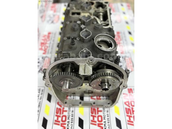 1.8 TFSİ AUDİ A3 A4 A5 06H103373K NUMARALI SİLİNDİR KAPAĞI