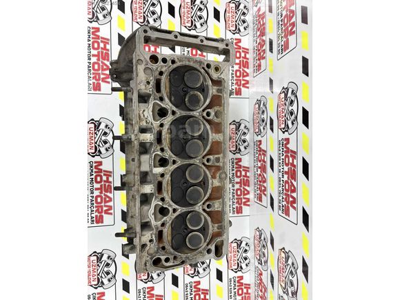 1.8 TFSİ AUDİ A3 A4 A5 06H103373K NUMARALI SİLİNDİR KAPAĞI