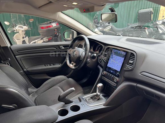 İSTANBUL AUTO'dan 59 Bin Km'de Xenon Navi G.Görüş CarPlay Led