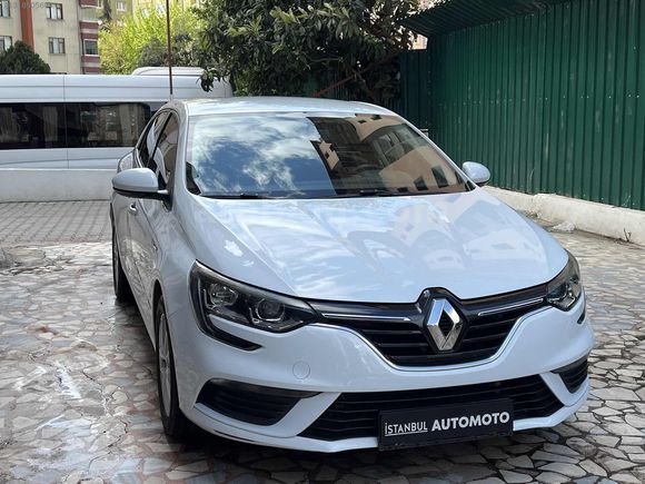 İSTANBUL AUTO'dan 59 Bin Km'de Xenon Navi G.Görüş CarPlay Led