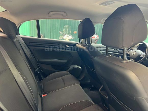 İSTANBUL AUTO'dan 59 Bin Km'de Xenon Navi G.Görüş CarPlay Led