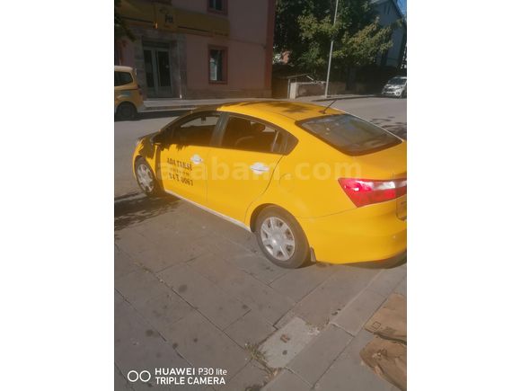 Sahibinden Kia Rio 1.4 CVVT Comfort 2015 Model