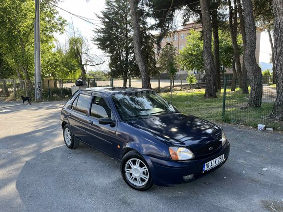 Sahibinden Ford Fiesta 1.25 Ghia 2001 Model 
