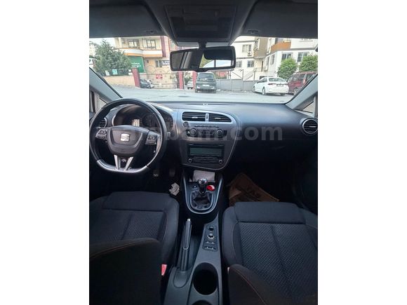 Sahibinden Seat Leon 1.4 TSI FR 2012 Model  ORJİNAL KM HİÇ OYNANMAMIŞ TEMİZ AİLE ARACI..