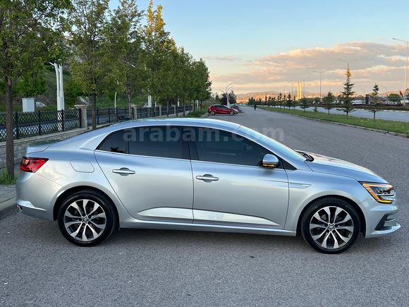 Sahibinden Renault Megane 1.3 TCe Icon 2023 Model 