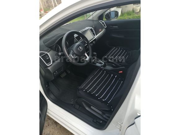Sahibinden Honda City 1.5 i-VTEC Executive 2024 Model hatasız boyasız