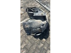 BMW 5 SERİSİ E60 ÖN VE ARKA ÇAMURLUK DAVLUMBAZI ÇIKMA
