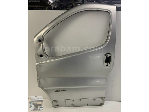 01582 RENAULT TRAFİC SOL ÖN KAPI