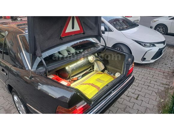 Sahibinden Mercedes - Benz 200 E 1990 Model