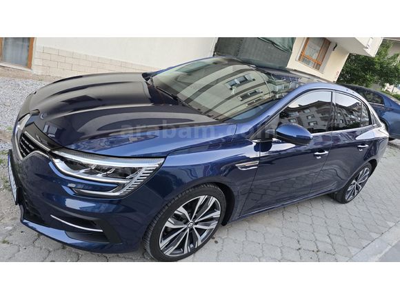Sahibinden Megane 1.3 TCe Icon 2025 Model 18 jant koltuk ısıtma 15000 km Mavi (metalik)