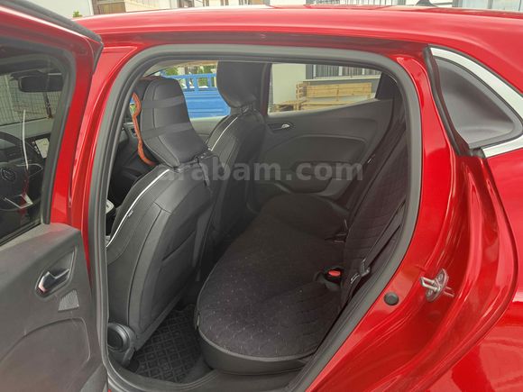 Öğretmenden Servis Bakımlı Hatasız Renault Clio 1.0 TCe Icon 2023 
