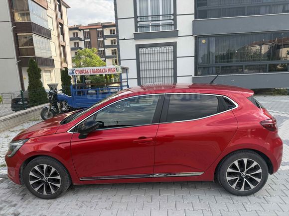 Öğretmenden Servis Bakımlı Hatasız Renault Clio 1.0 TCe Icon 2023 
