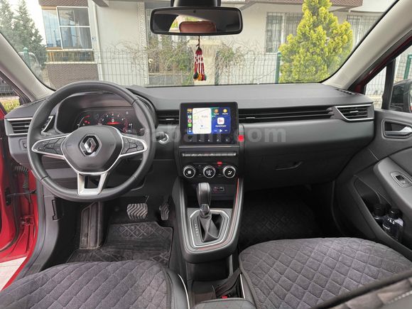 Öğretmenden Servis Bakımlı Hatasız Renault Clio 1.0 TCe Icon 2023 