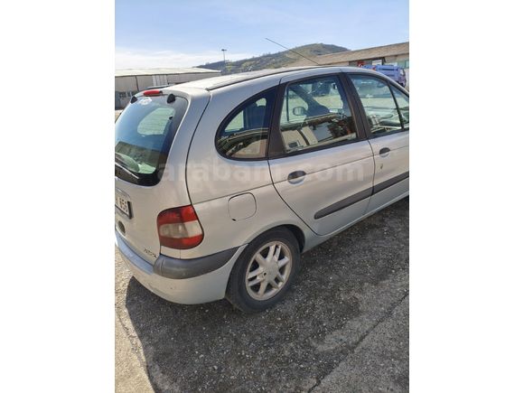 Sahibinden Renault Scenic 2.0 RXi 2000 Model
