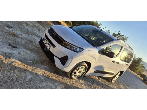 Sahibinden Opel Combo 1.5 CDTI Essential 2025 Model 
