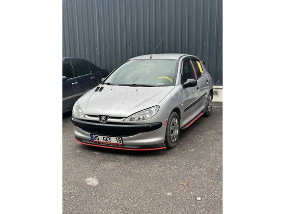 Sahibinden OTOMATİK Peugeot 206 1.4 XR 2001  
Model 