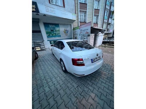 Sahibinden Skoda Octavia 1.6 TDI Optimal 2018 Model  218.000 km Beyaz