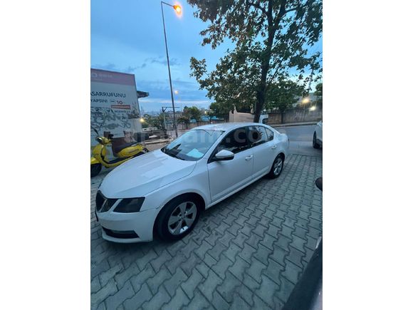 Sahibinden Skoda Octavia 1.6 TDI Optimal 2018 Model  218.000 km Beyaz