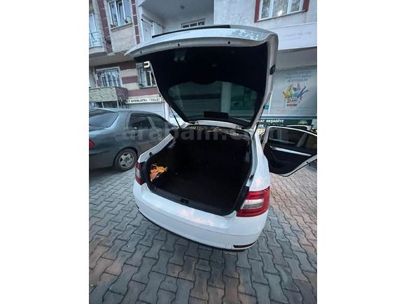 Sahibinden Skoda Octavia 1.6 TDI Optimal 2018 Model  218.000 km Beyaz