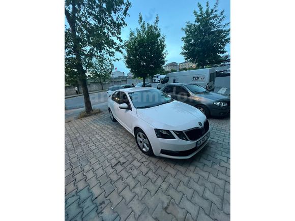 Sahibinden Skoda Octavia 1.6 TDI Optimal 2018 Model  218.000 km Beyaz