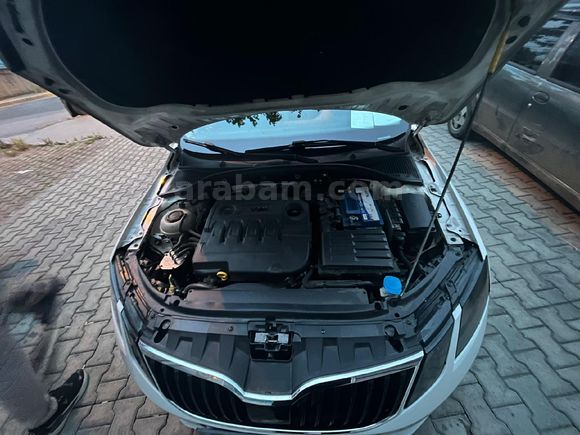 Sahibinden Skoda Octavia 1.6 TDI Optimal 2018 Model  218.000 km Beyaz