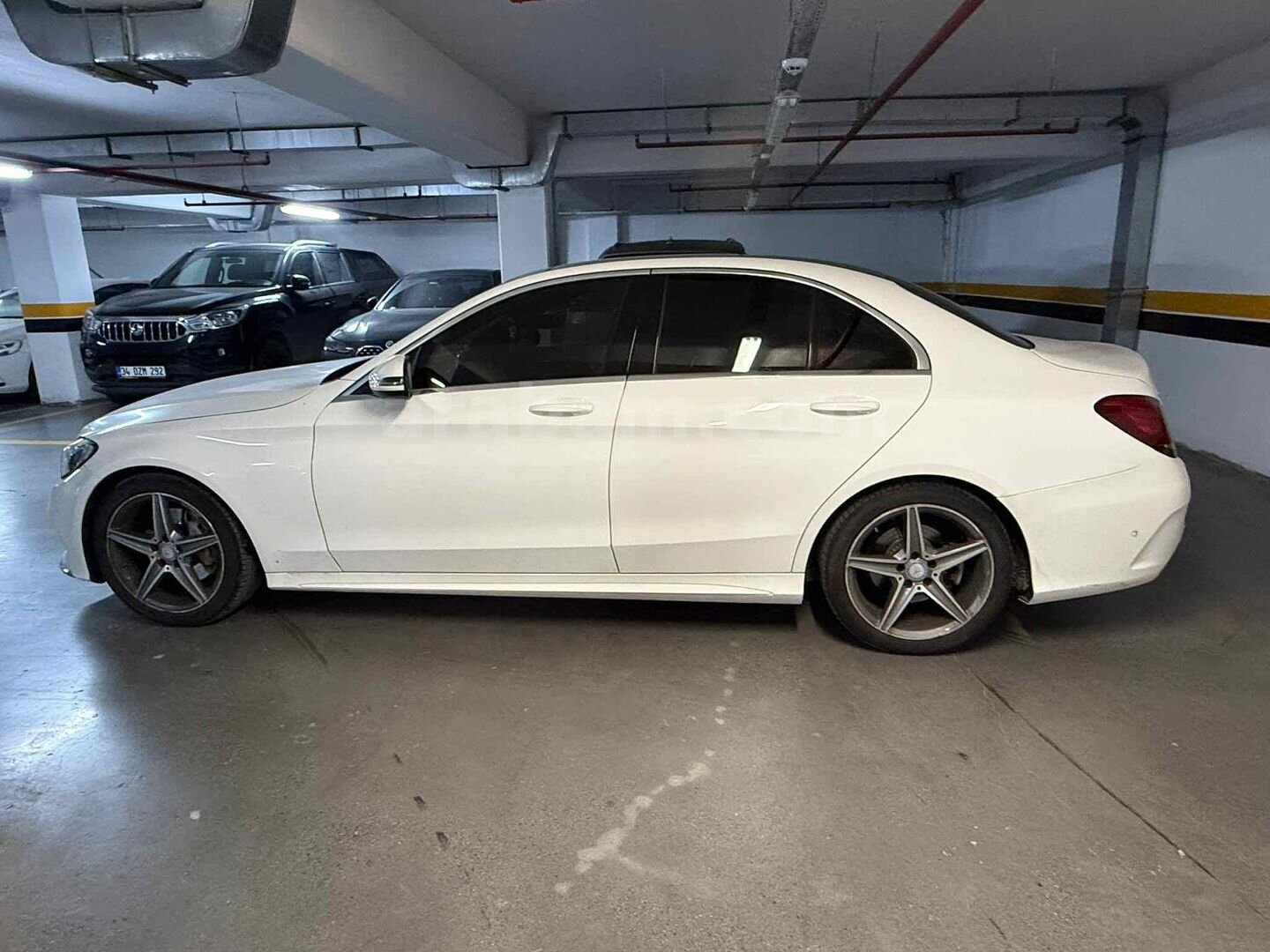 Sahibinden Mercedes - Benz C 180 AMG 2016 Model İstanbul 82.410 km Beyaz 5