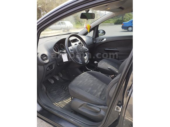 Sahibinden Opel Corsa 1.4 Twinport Enjoy 111 2012 Model Erzurum 192.000 km Siyah