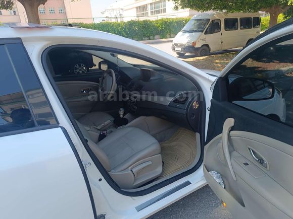 Galeriden Renault Megane 1.5 dCi Privilege 2012 Model Antalya