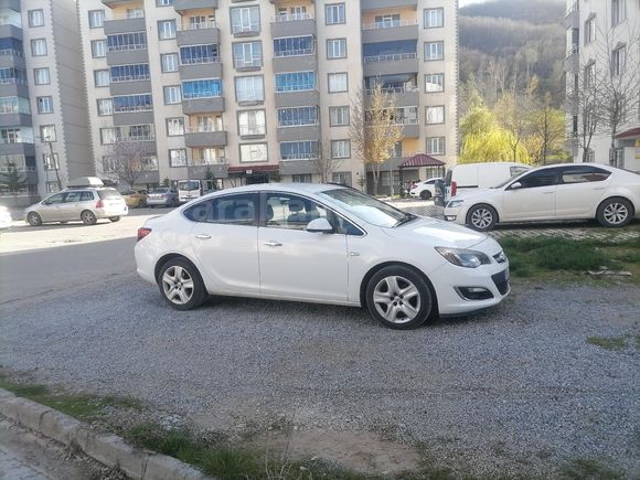 Sahibinden Opel Astra 1.6 Edition 2014 Model  111.300 km Beyaz