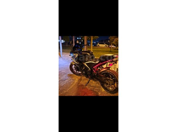 Sahibinden Bajaj Pulsar 200 RS Gecenin göz bebeği